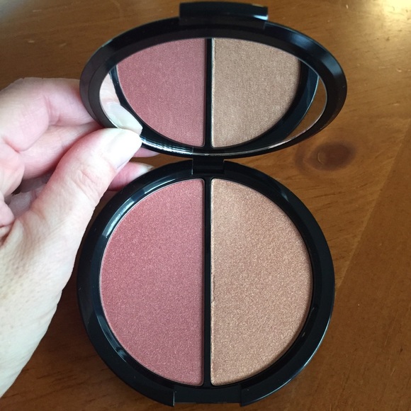 Bobbi Brown Powder Duo & Face Brush - Picture 6 of 12
